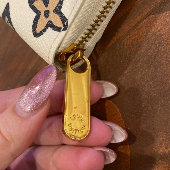 ✨Authentic Louis Vuitton Wild At Heart Long Zippy Wallet✨ - Picture 6 of 10
